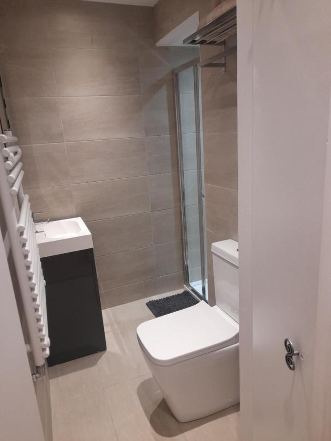 Lovely Home With Full En-Suite Double Bed Rooms Reading Luaran gambar