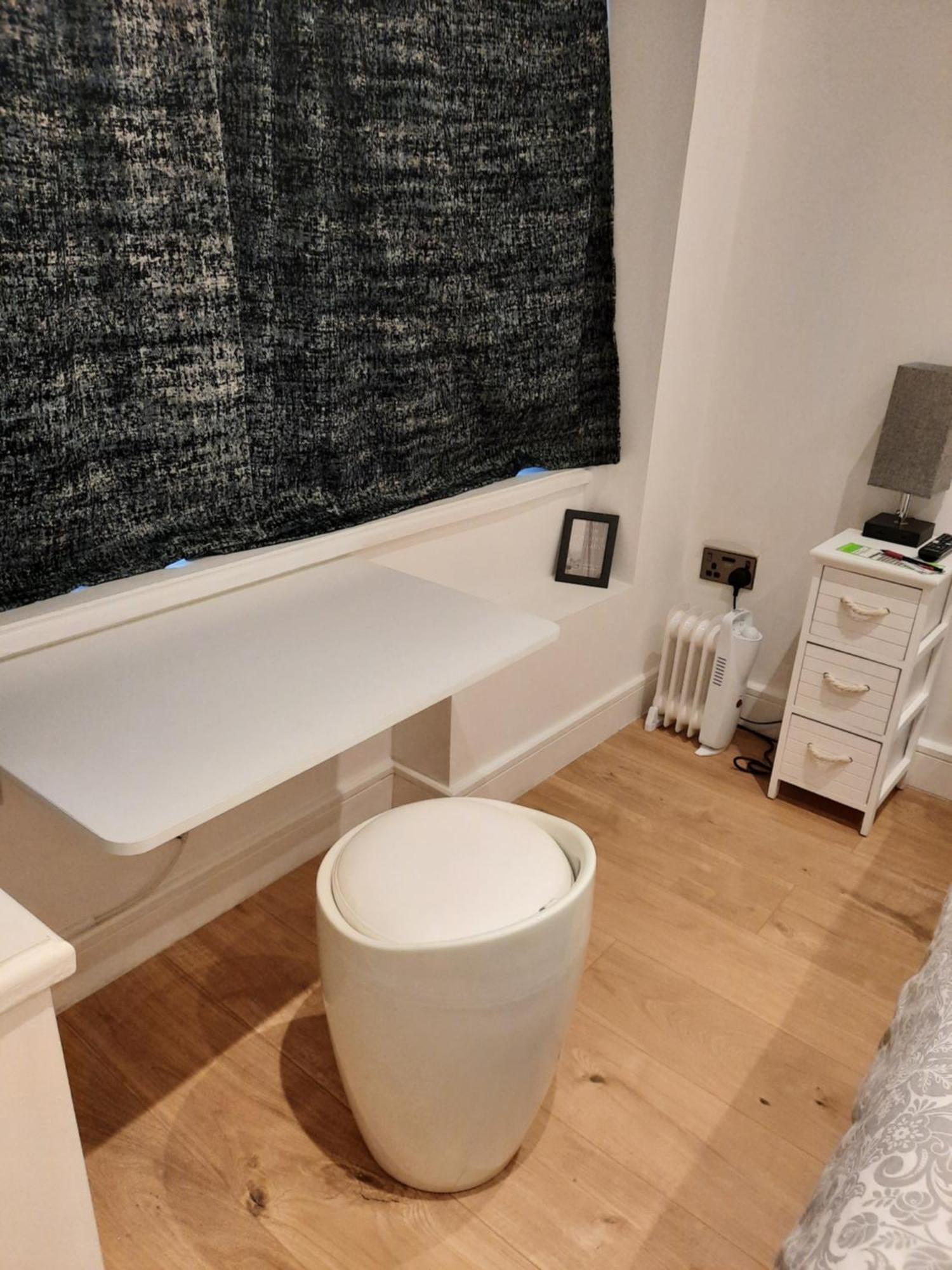 Lovely Home With Full En-Suite Double Bed Rooms Reading Bilik gambar